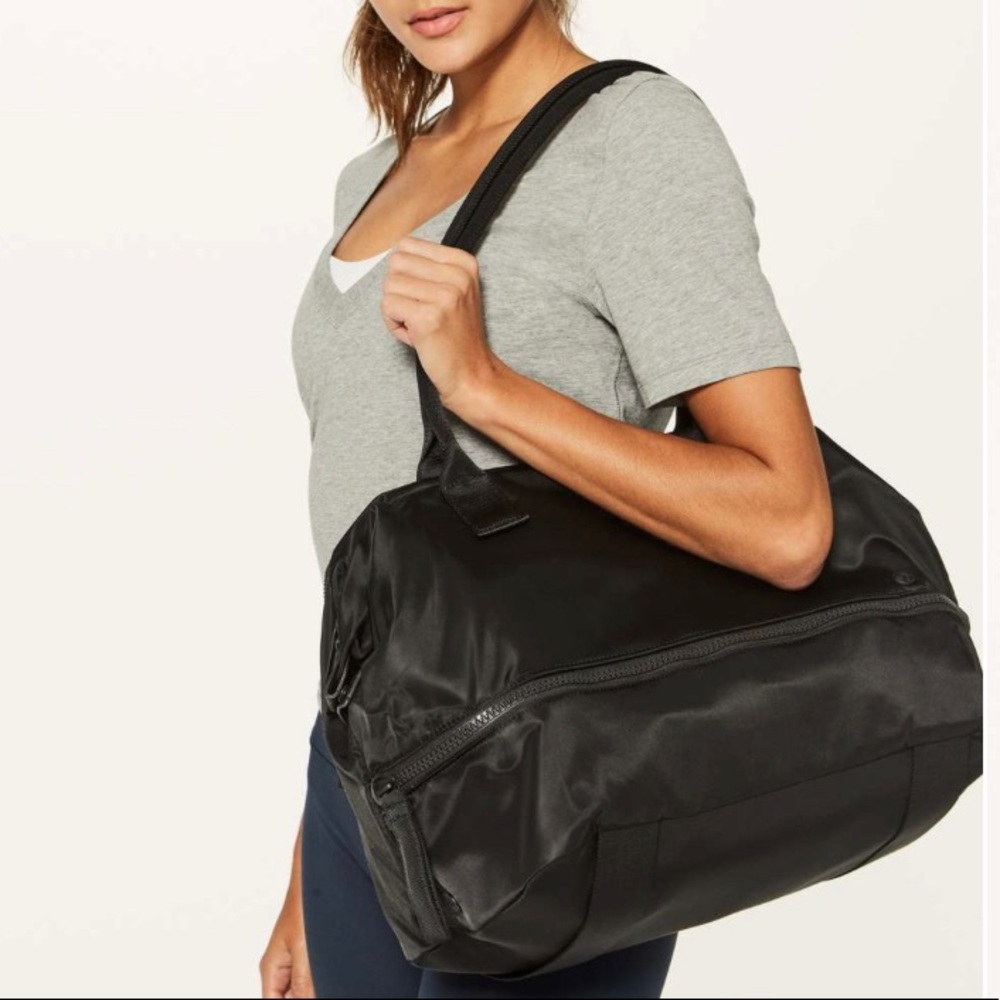 Lululemon Go Lightly Duffel (32L)